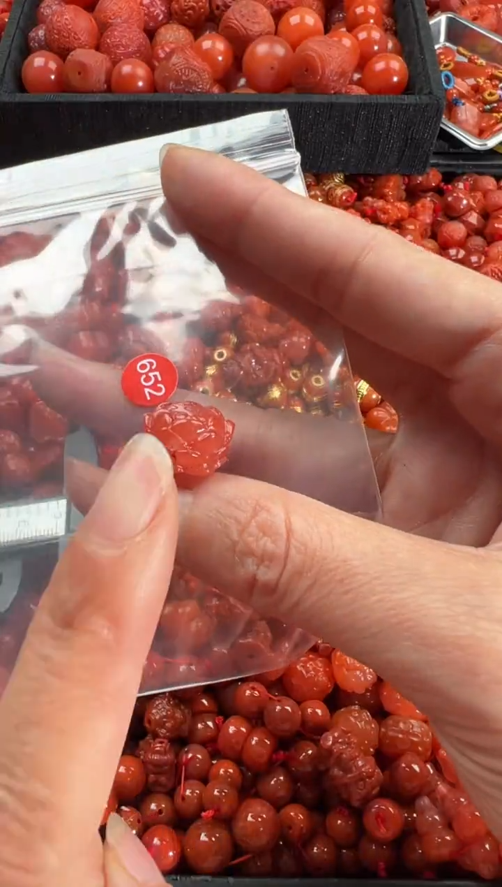 【闪购商品】南红玛瑙颈饰未镶嵌1