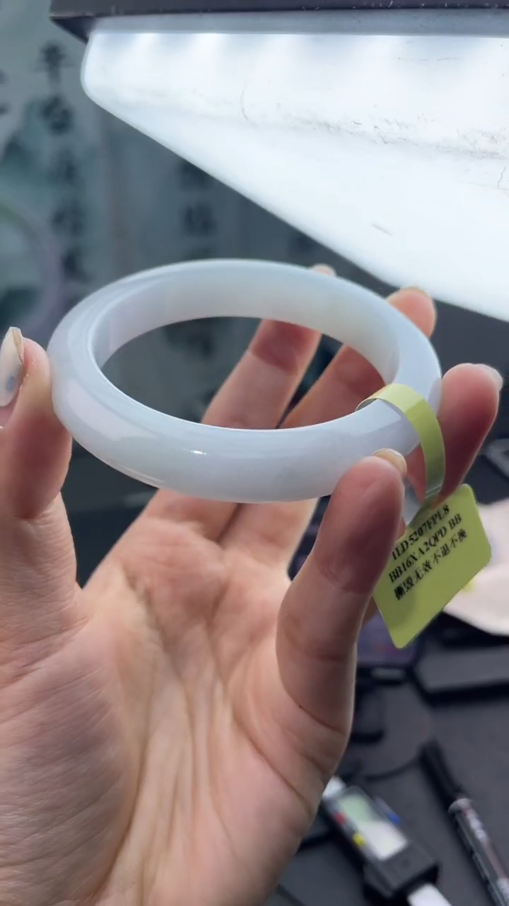 【闪购商品】翡翠手镯未镶嵌7翡翠手镯
