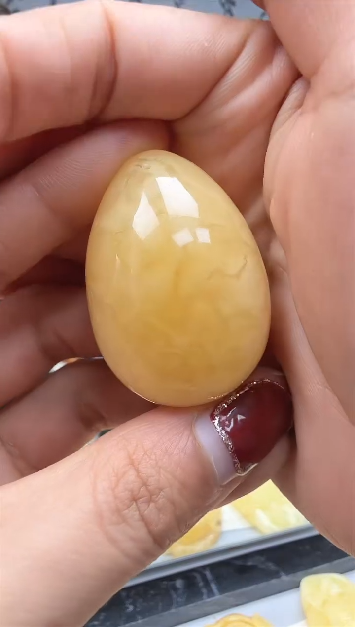 【闪购商品】琥珀裸石未镶嵌挂坠