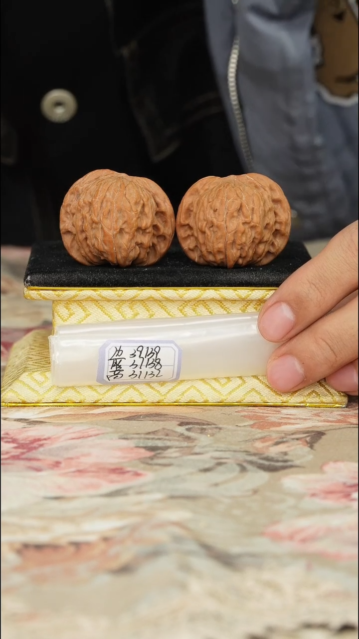 【闪购商品】文玩核桃把件磨盘