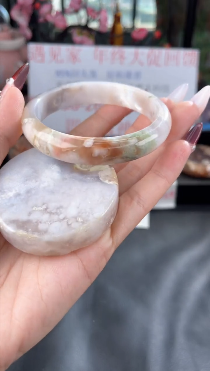 【闪购商品】石英质玉手镯未镶嵌59