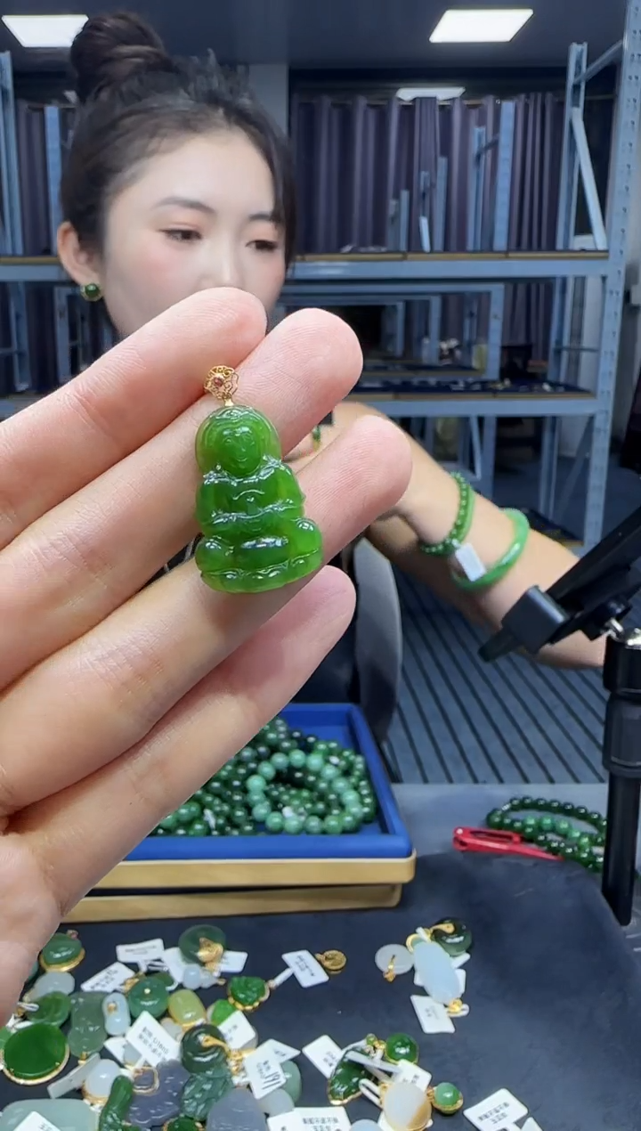 和田玉18K金镶嵌挂件1