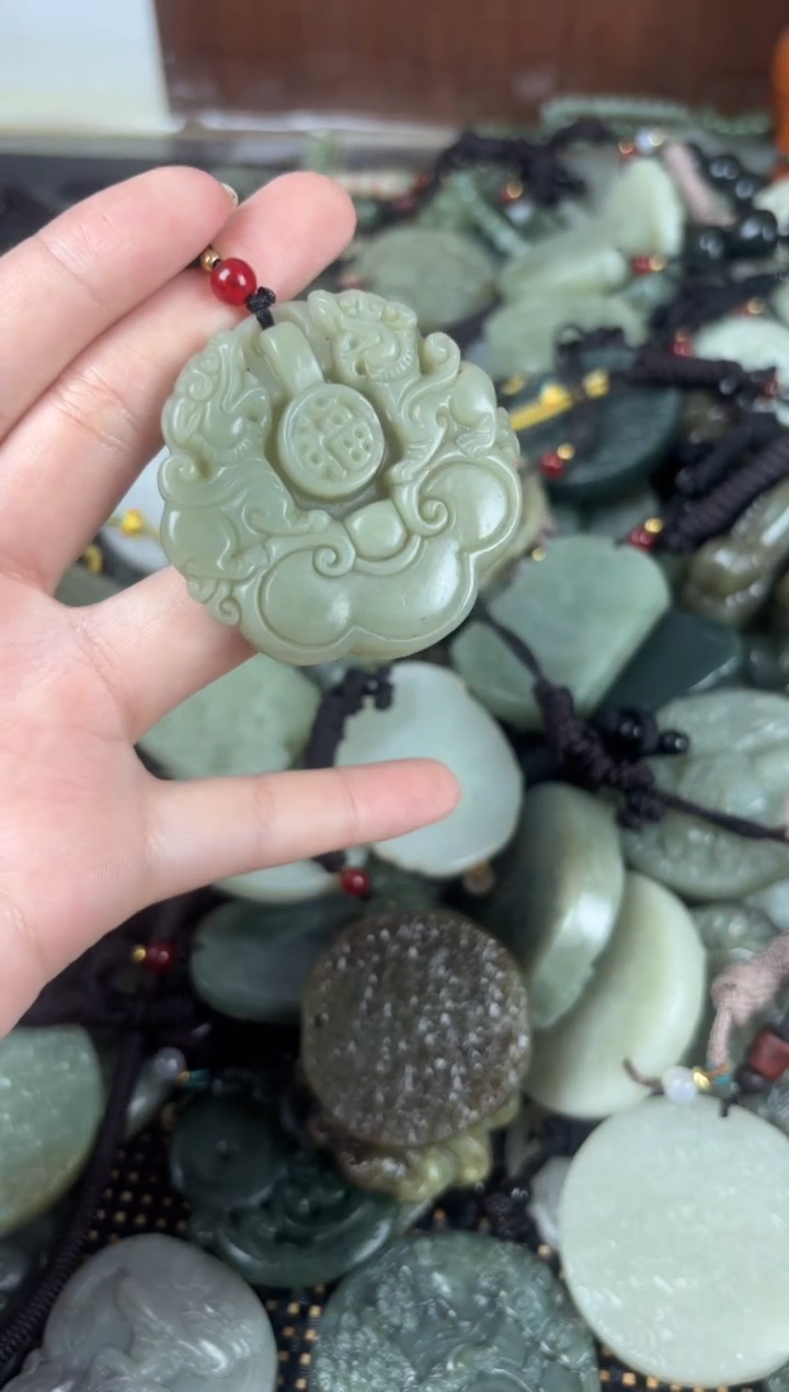 【闪购商品】和田玉颈饰未镶嵌1