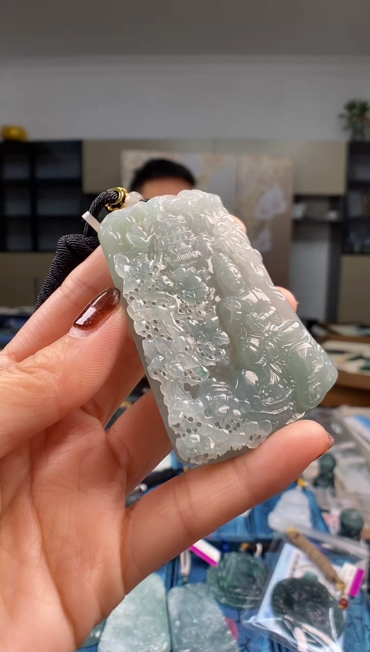 颈饰未镶嵌翡翠多样性发其一