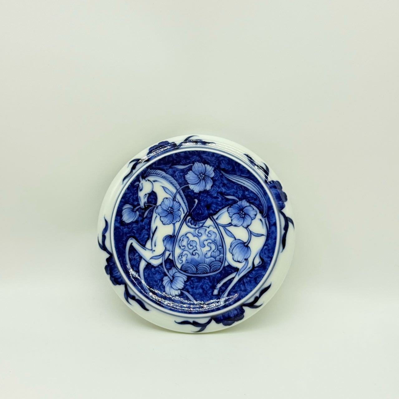 【好物】雨后 湛蓝系列 蓝地度春风 海棠骏马盖置-茶道零配-yh0783