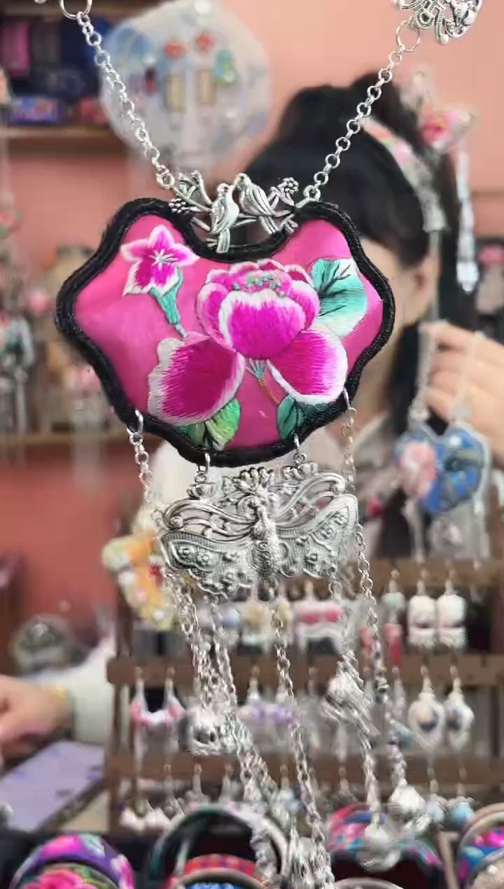 织绣艺枝独绣手工饰品94