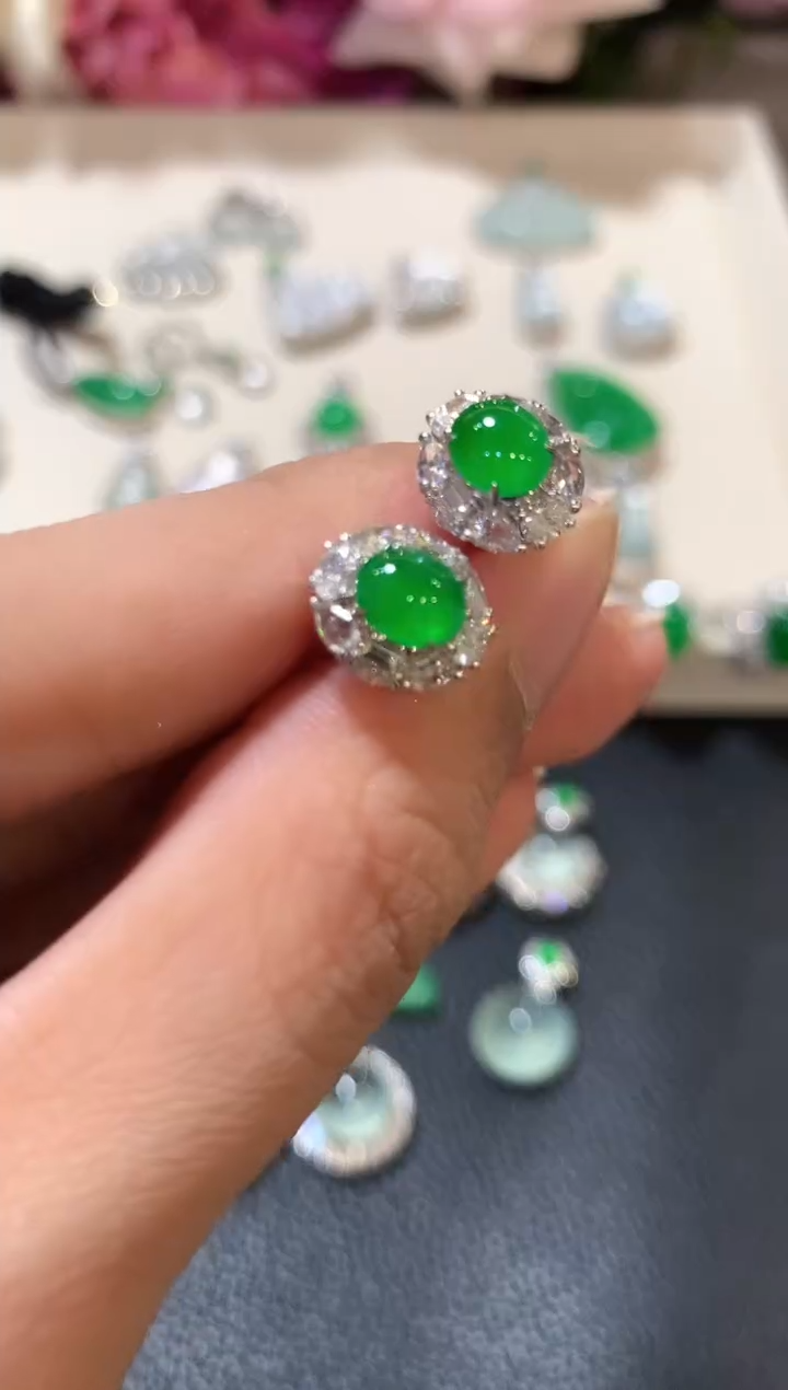 18K金镶嵌翡翠耳饰m106  