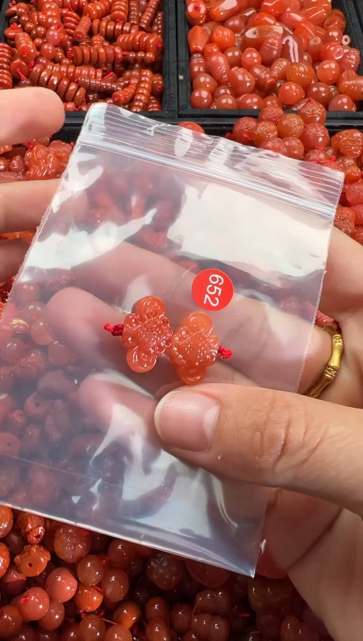 【闪购商品】南红玛瑙颈饰未镶嵌1