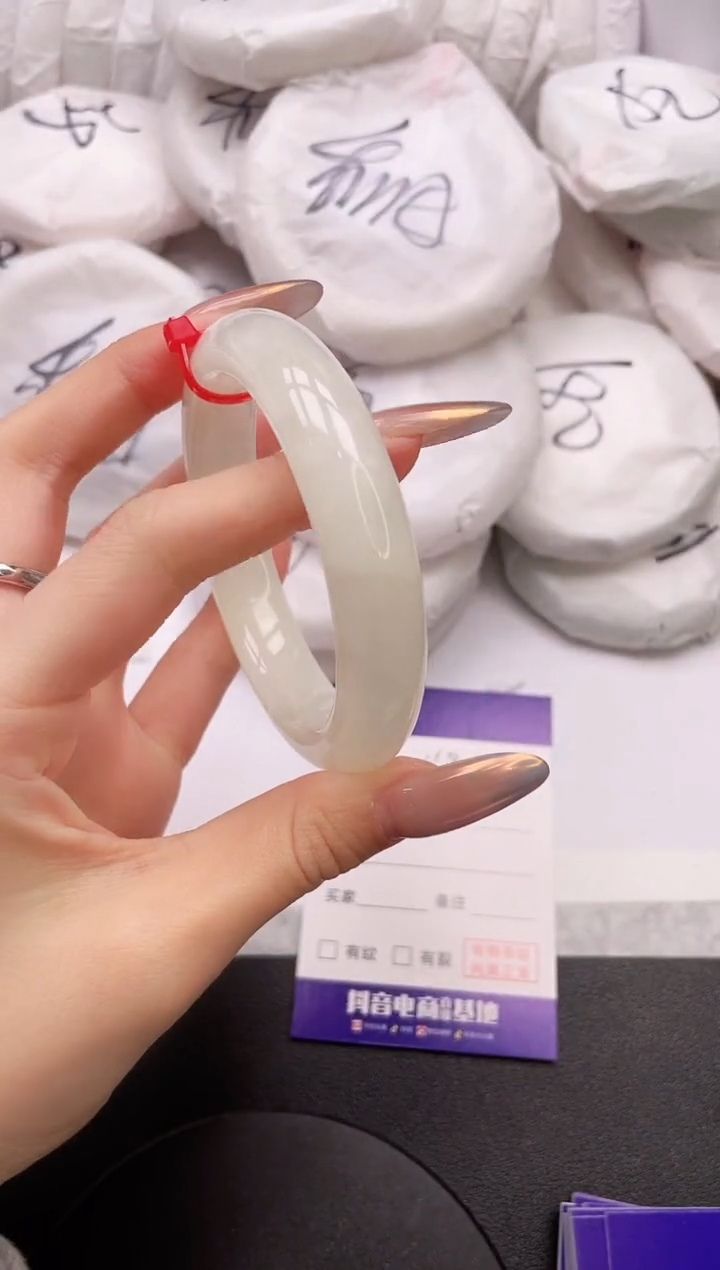 【闪购商品】和田玉手镯未镶嵌26K168-57