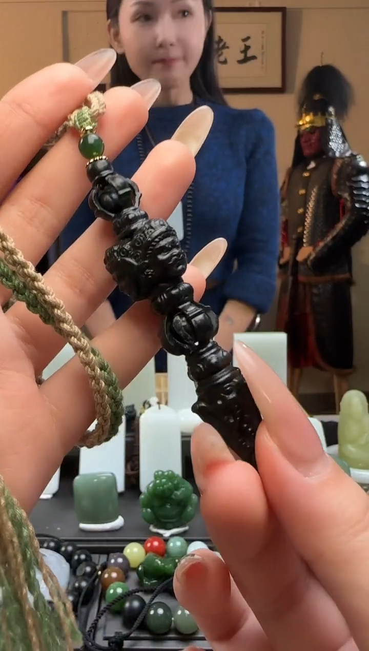 【闪购商品】和田玉青玉金刚杵未镶嵌吊坠