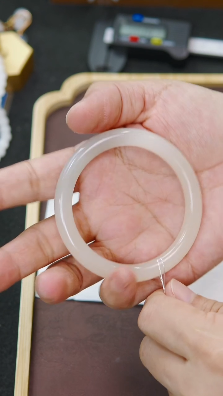 未镶嵌手镯和田玉54圈口 冰藕粉手镯（捡漏）