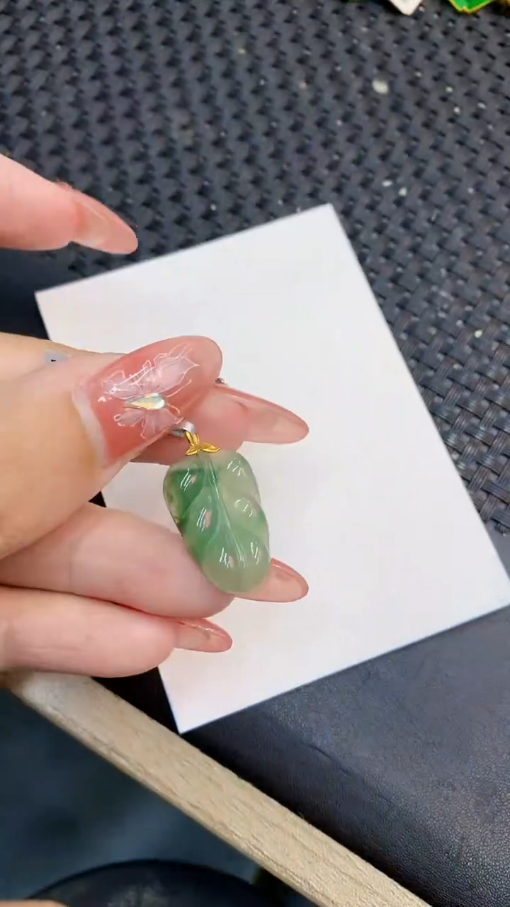 颈饰未镶嵌翡翠1