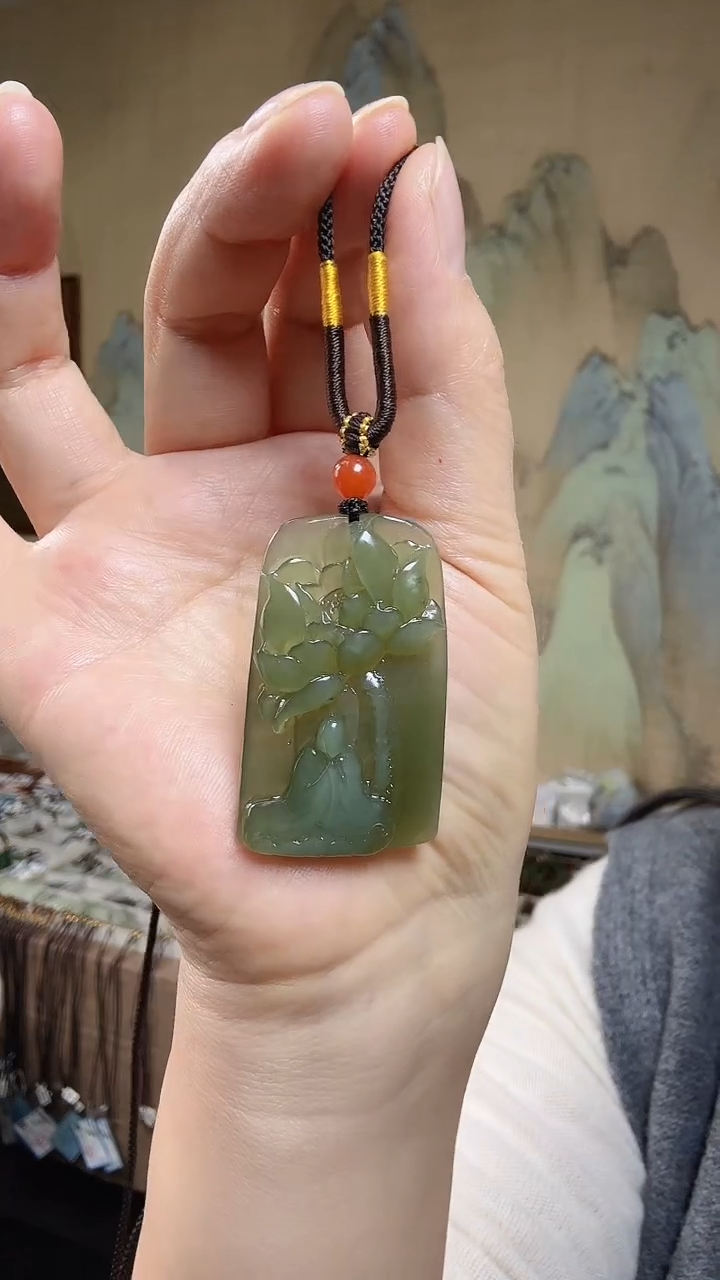 颈饰未镶嵌和田玉.