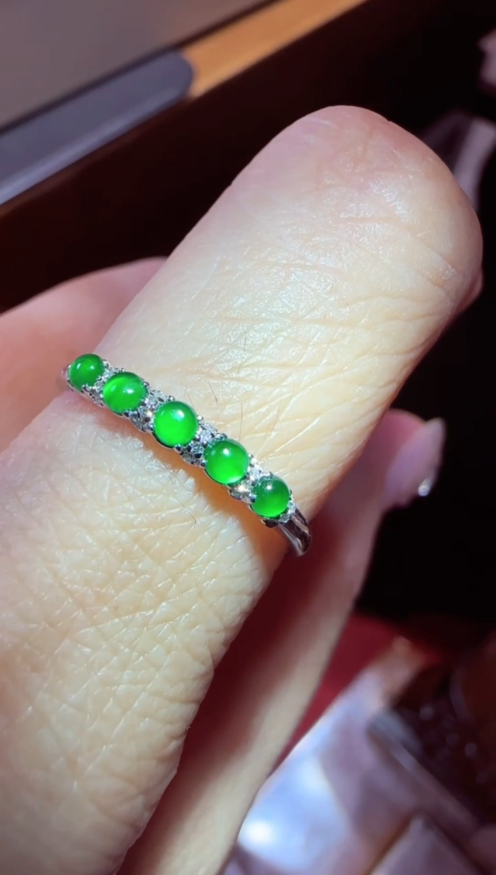 【闪购商品】翡翠戒指18K金镶嵌蛋面