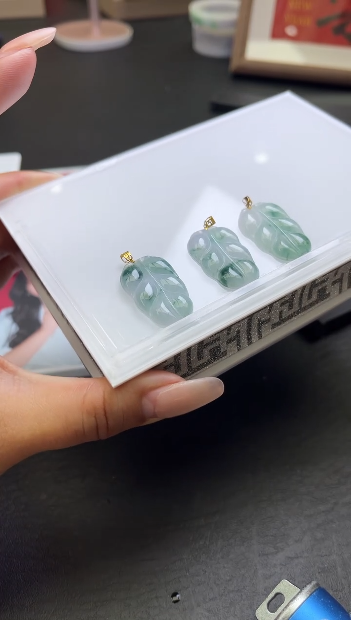 【闪购商品】翡翠颈饰18K金镶嵌C30 多样性发一件/配绳子