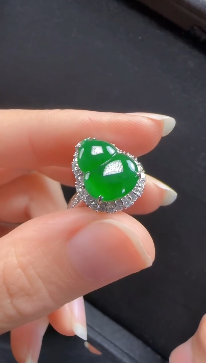 【闪购商品】翡翠戒指18K金镶嵌646葫芦一枚