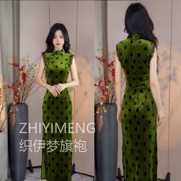 留存绿意  秋款高端丝绒时尚大方原创长旗袍