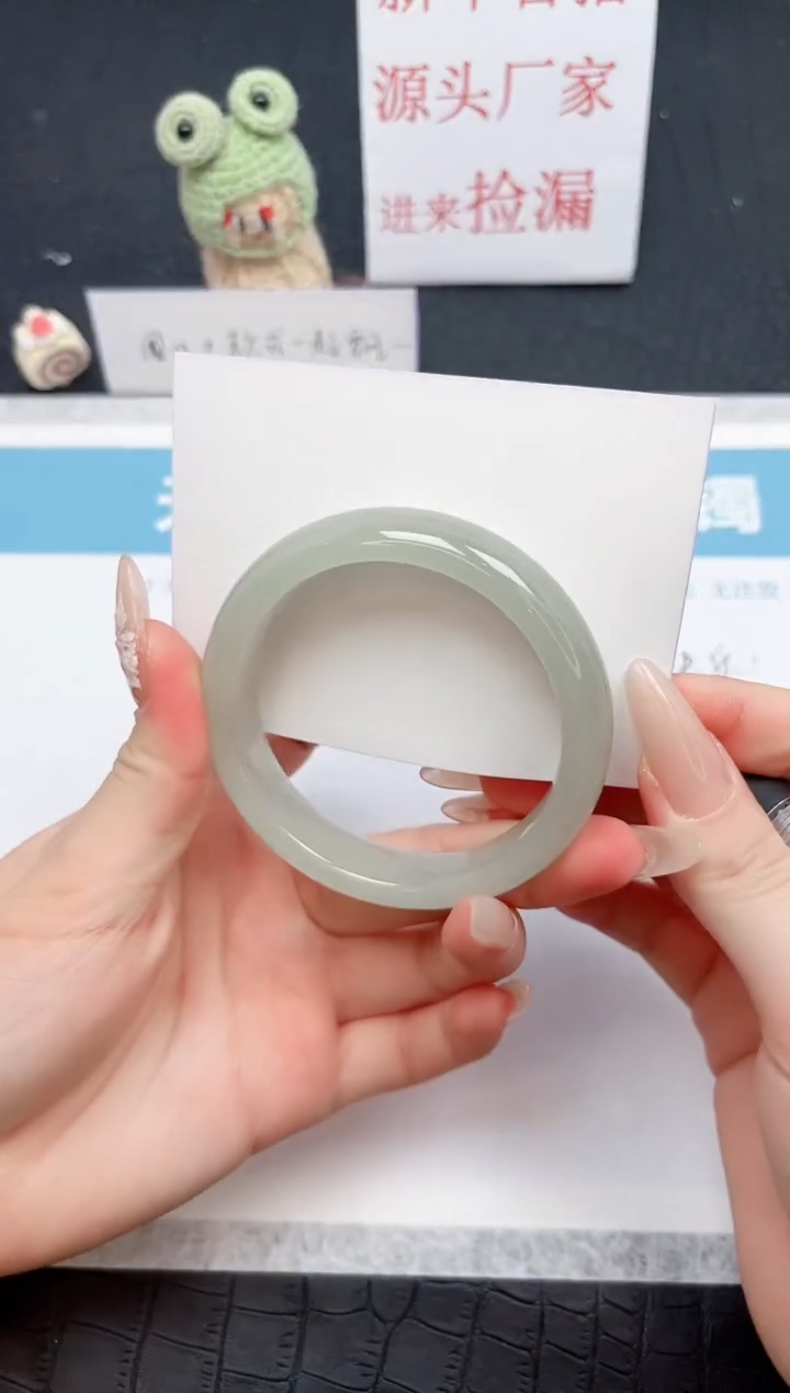 【闪购商品】石英质玉手镯未镶嵌129-55.3