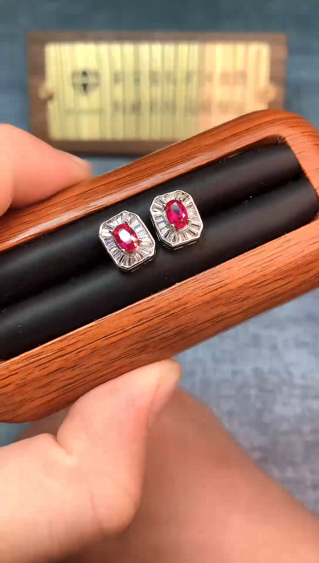 非金属其他（人造材质）珐琅红色高订典藏轻奢耳钉