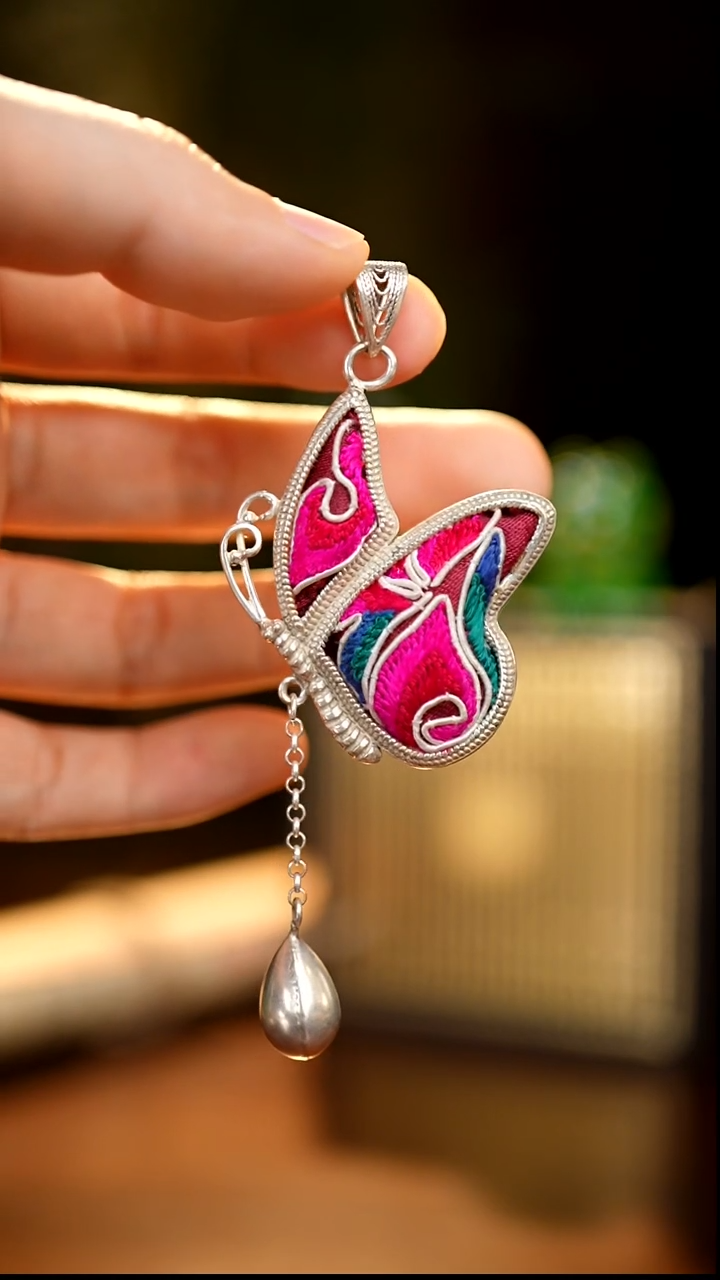 刺绣私人定制苗族手工Q435