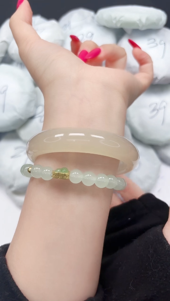 未镶嵌手镯石英质玉A107/61