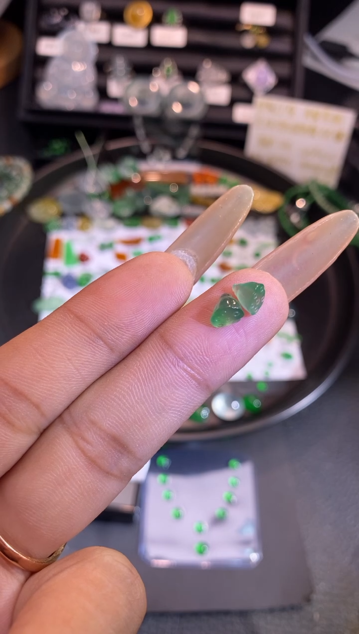 【闪购商品】翡翠挂件未镶嵌莲蓬