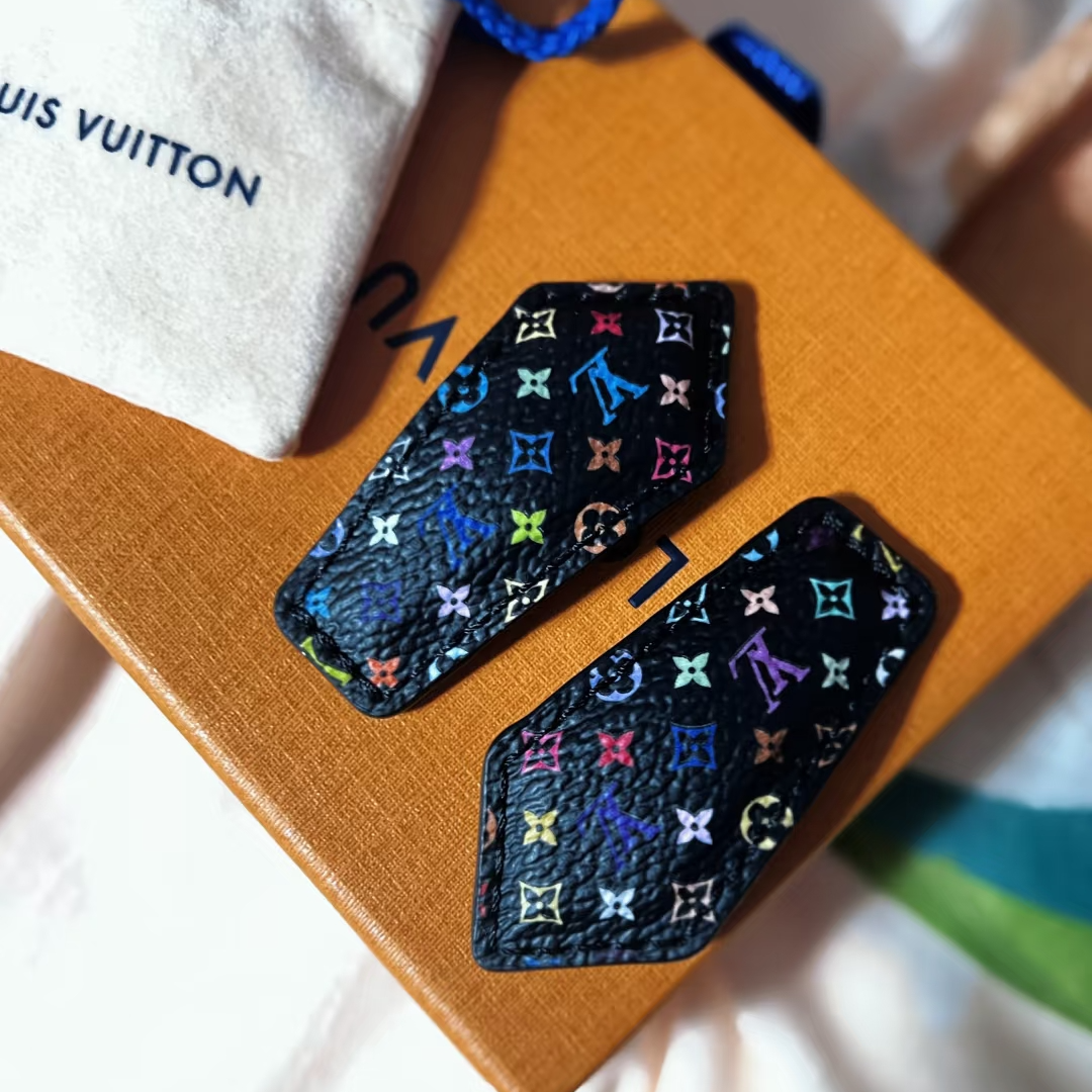 99新 LouisVuitton/路易威登 蔚蓝/黑三彩发夹