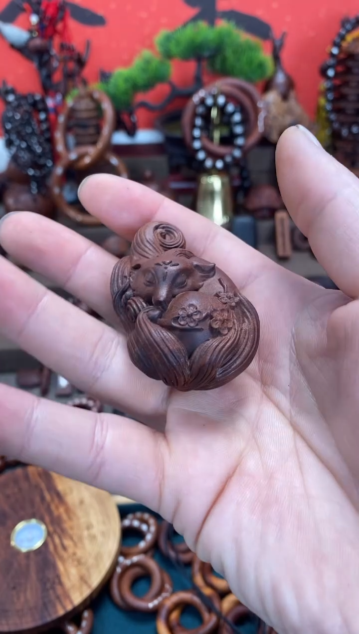 【闪购商品】木枣木九尾狐狸把件随机