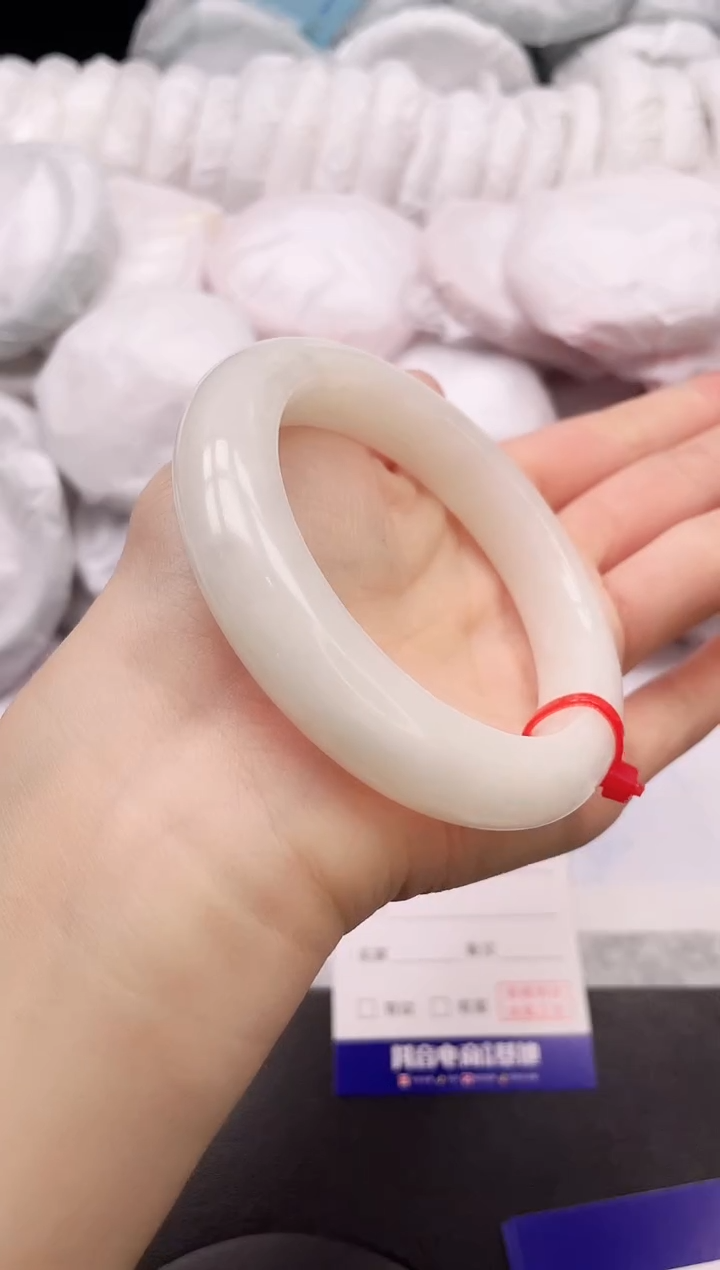 【闪购商品】和田玉未镶嵌手镯14K290-58