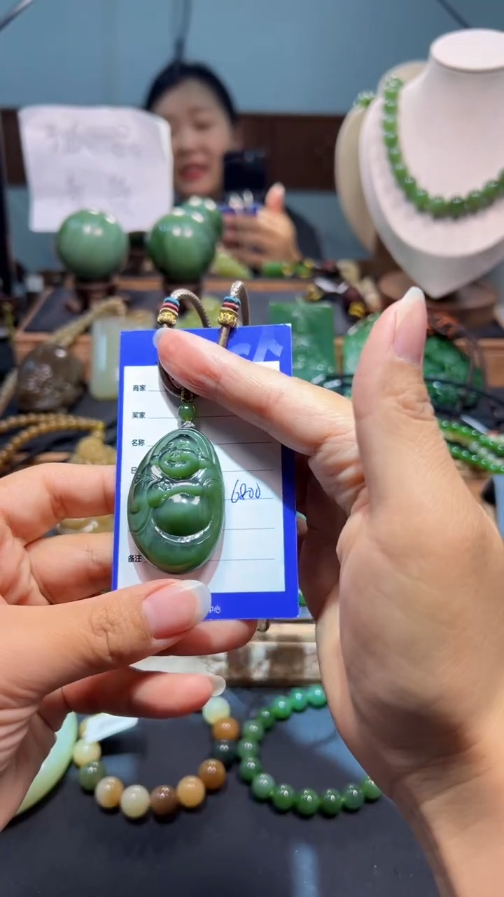 颈饰未镶嵌和田玉1