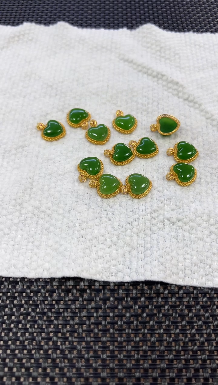 【闪购商品】和田玉吊坠18K金镶嵌爱心（多样性发一件）