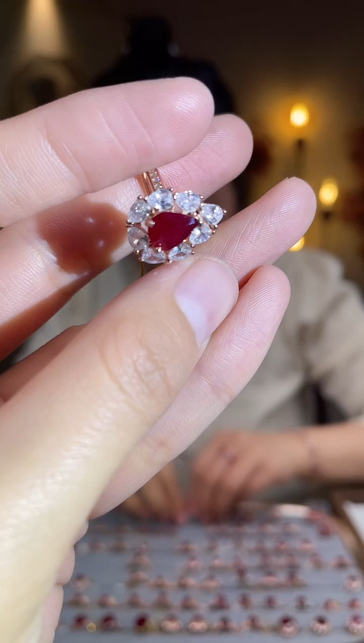 银S925镶嵌手饰红宝石手饰