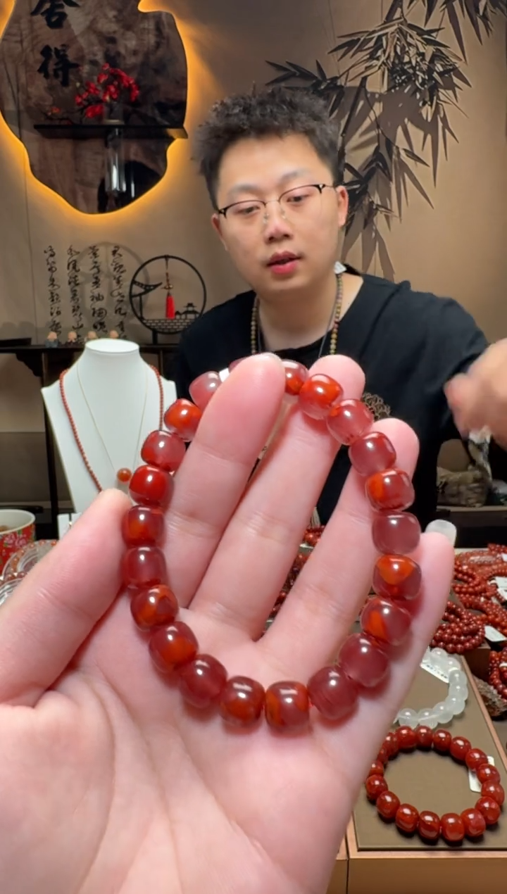 未镶嵌原矿手串南红玛瑙一条约9mm 多样性发货