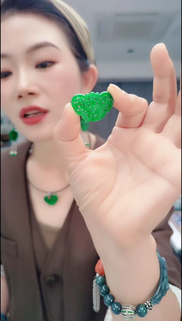 颈饰合金石英质玉0464蝴蝶单个