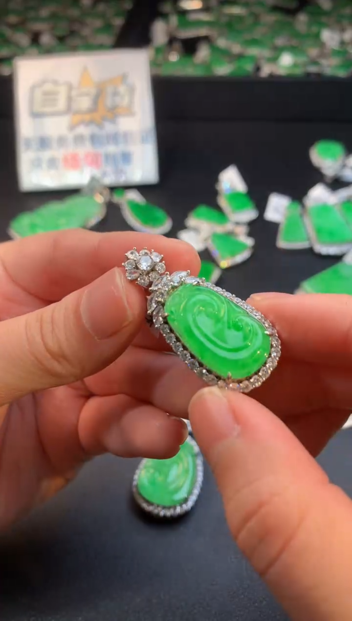 【闪购商品】翡翠颈饰银S925镶嵌翡翠