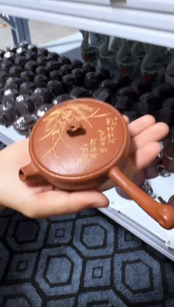 千万仓库 早点炸完回家过年 茶具