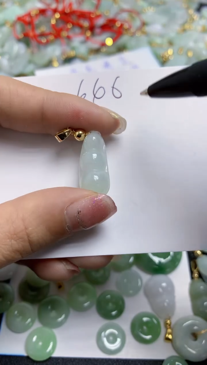 【闪购商品】翡翠颈饰合金天然翡翠A货