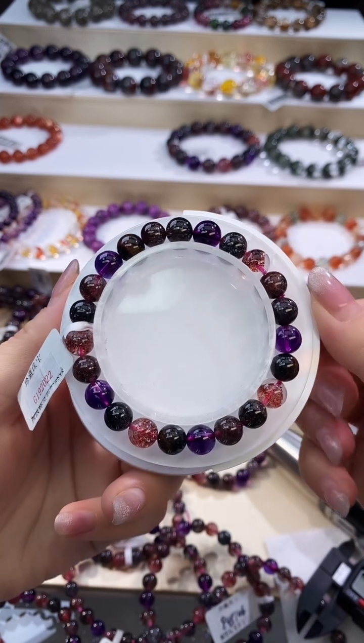 【闪购商品】水晶手链未镶嵌黑加仑超七8m+