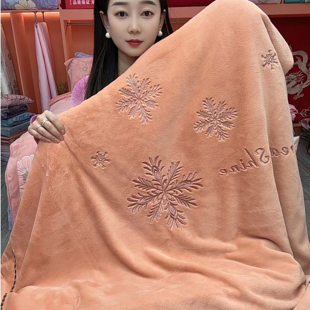 【雪花】橙色加厚绣花牛奶绒四件套绒被套简约柔软被罩床单