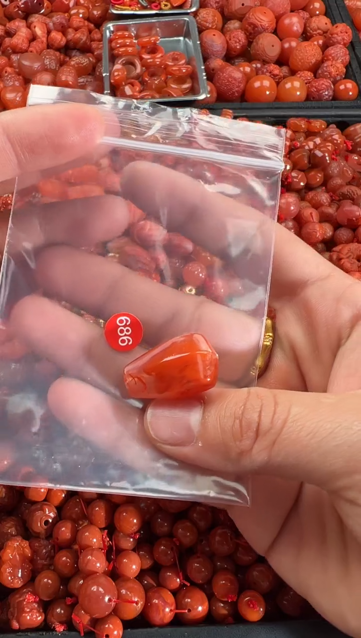 【闪购商品】南红玛瑙颈饰未镶嵌1