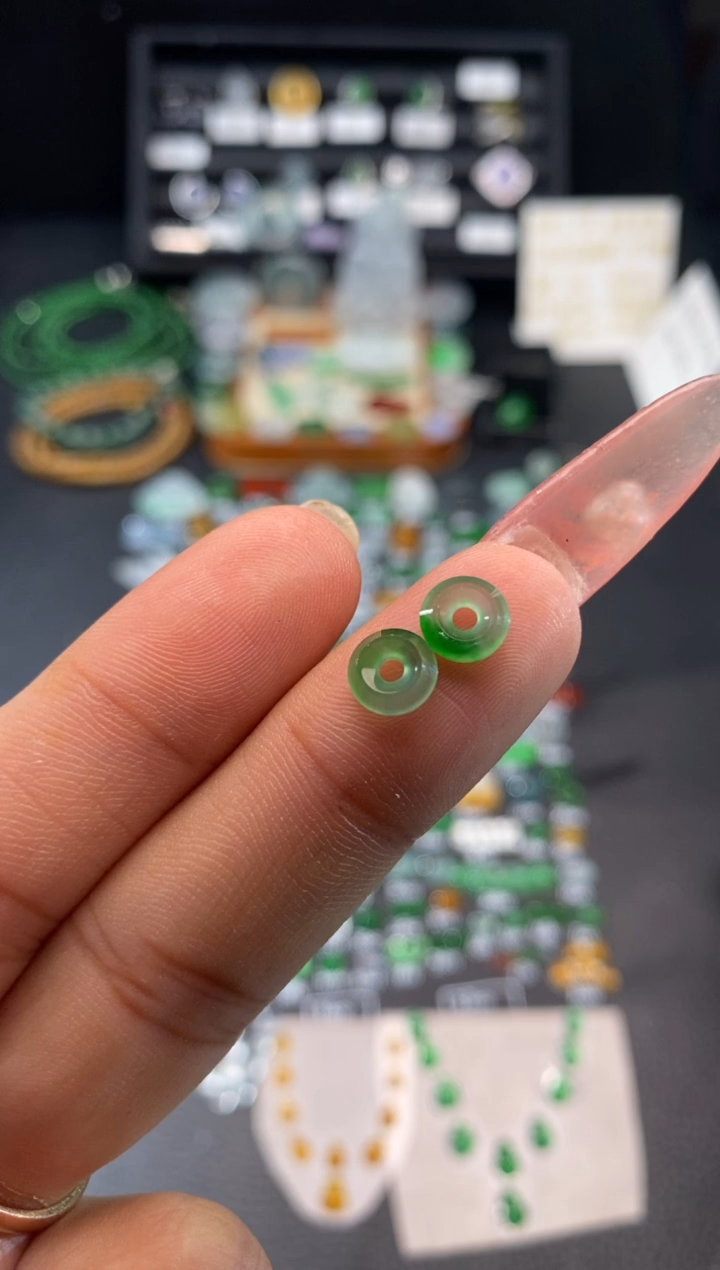 【闪购商品】翡翠挂件未镶嵌甜甜圈