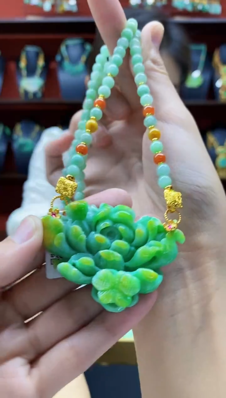 颈饰未镶嵌翡翠吊坠