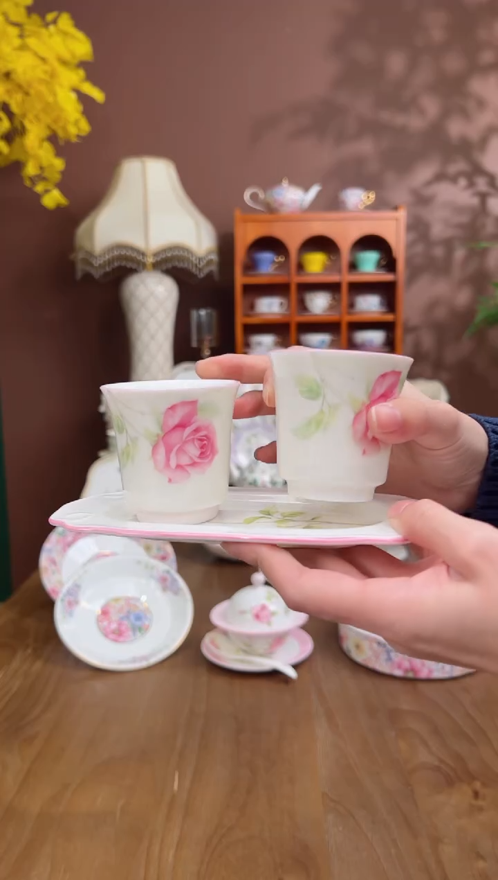 【闪购商品】瓦当玫瑰异型盘2个，主人杯2个