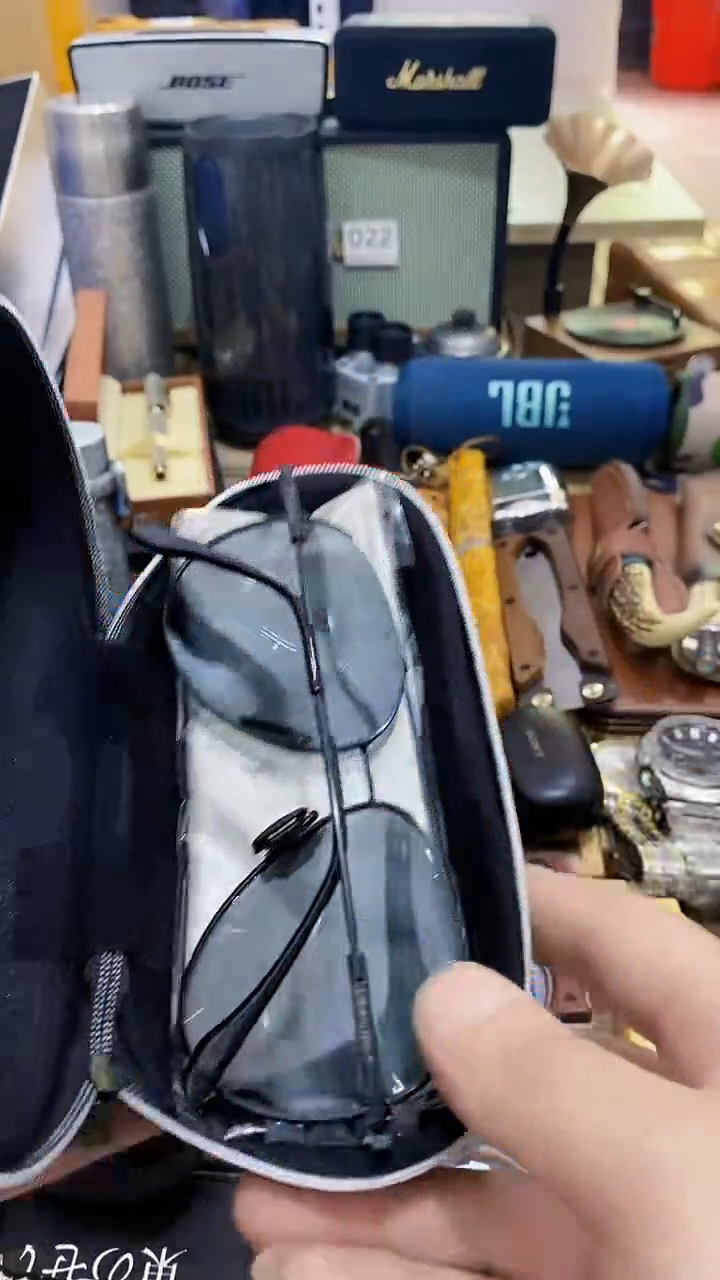 瓷片闪购商品 如图所示