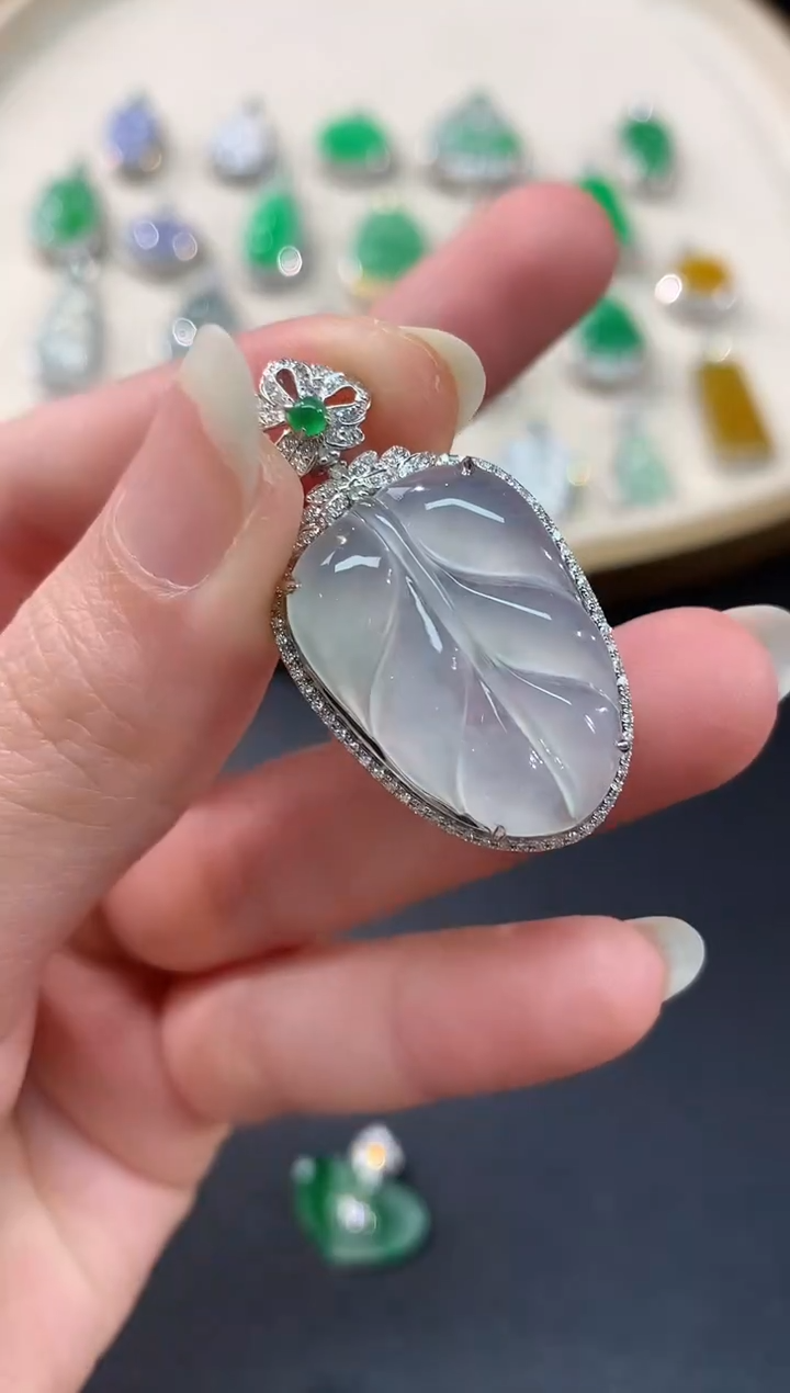 【闪购商品】翡翠吊坠(不含链)18K金镶嵌叶子A711|6980