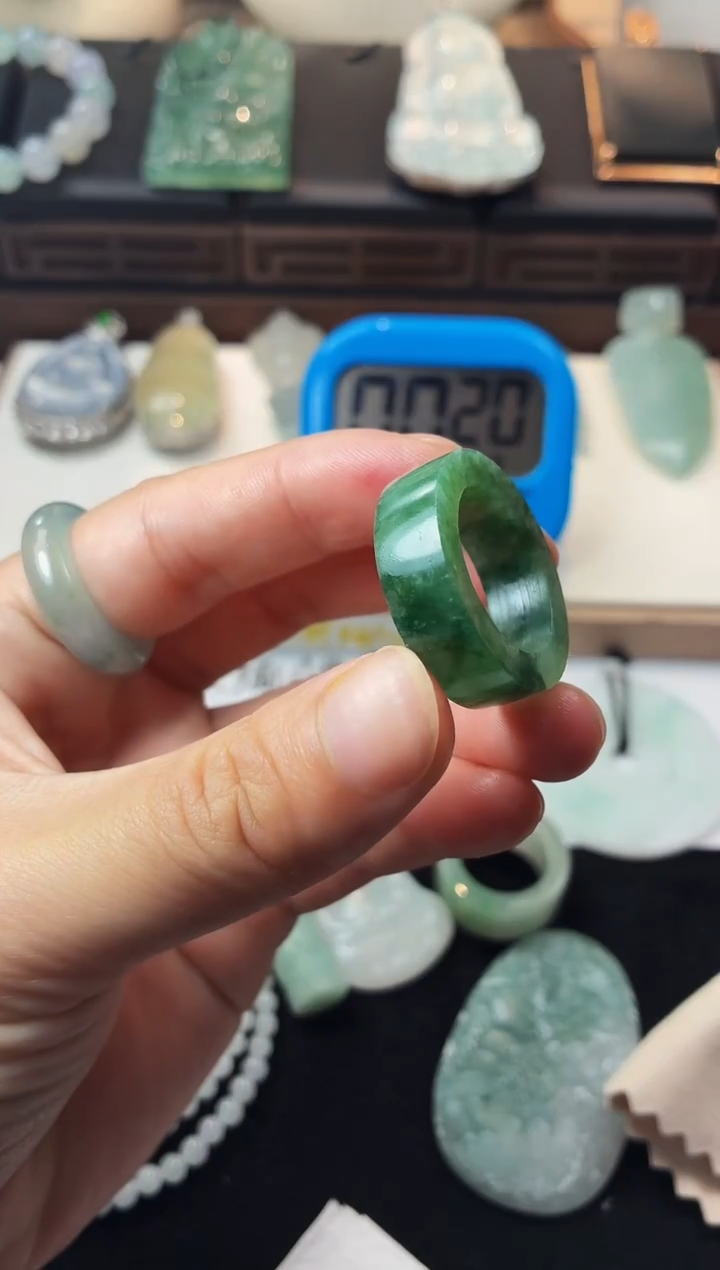 未镶嵌定制翡翠格**帝毛货不退不换