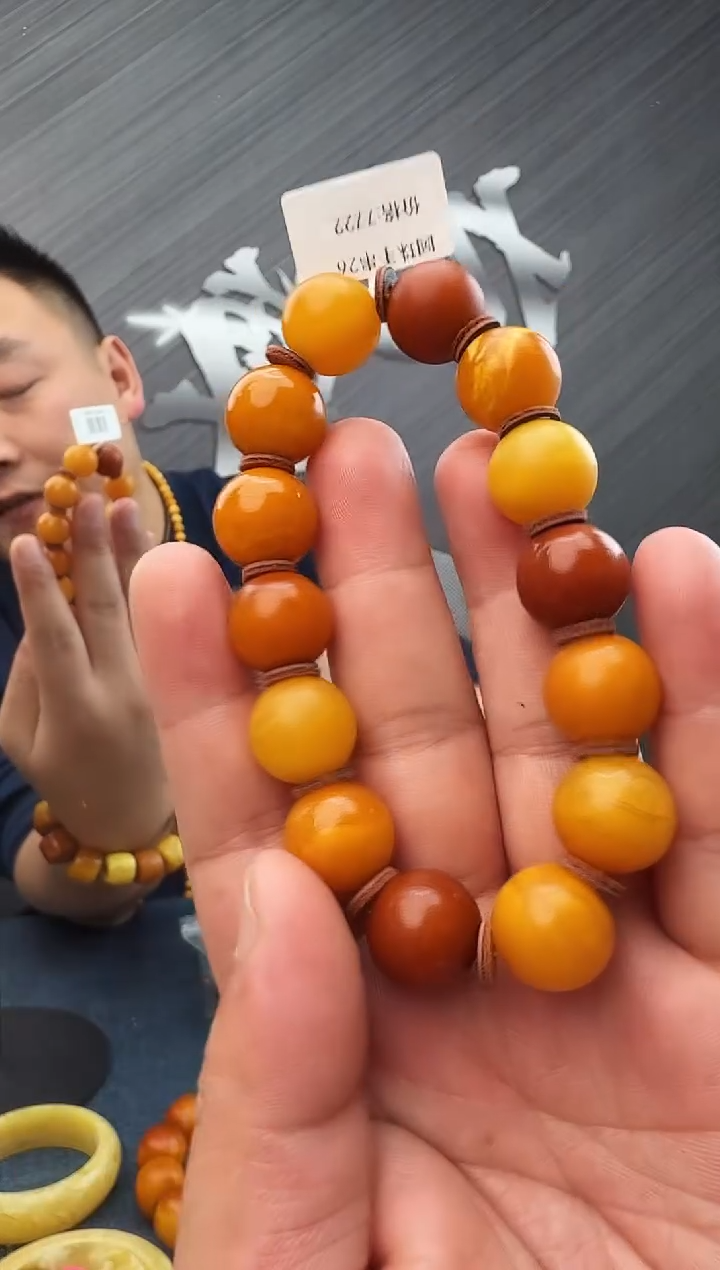 蜜蜡未镶嵌珠宝奇石假一罚十，多样性发其一