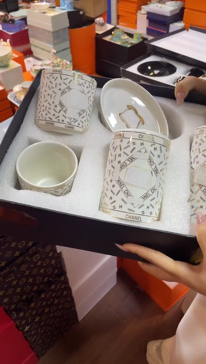 杯鸿辉家品牌瓷器，京东包邮！