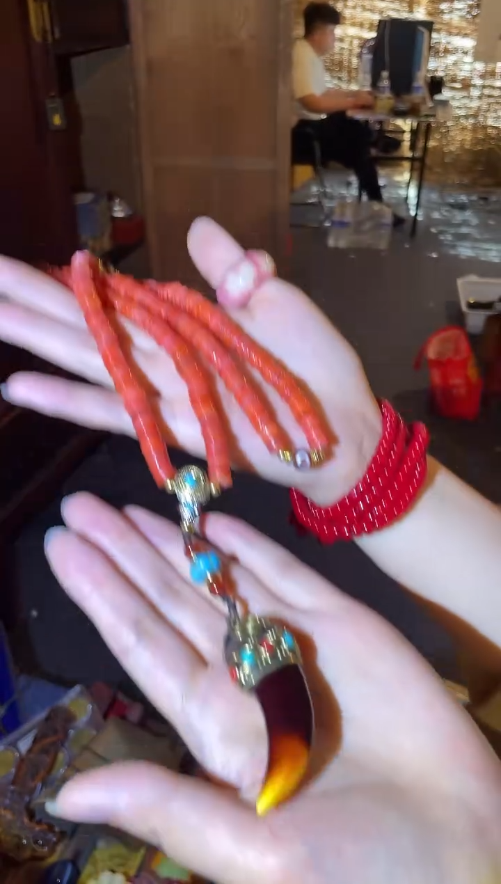 一一一一一一红山钩子