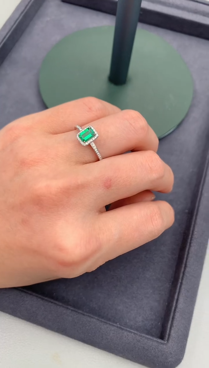 【闪购商品】祖母绿戒指18K金镶嵌48分  祖母绿戒指